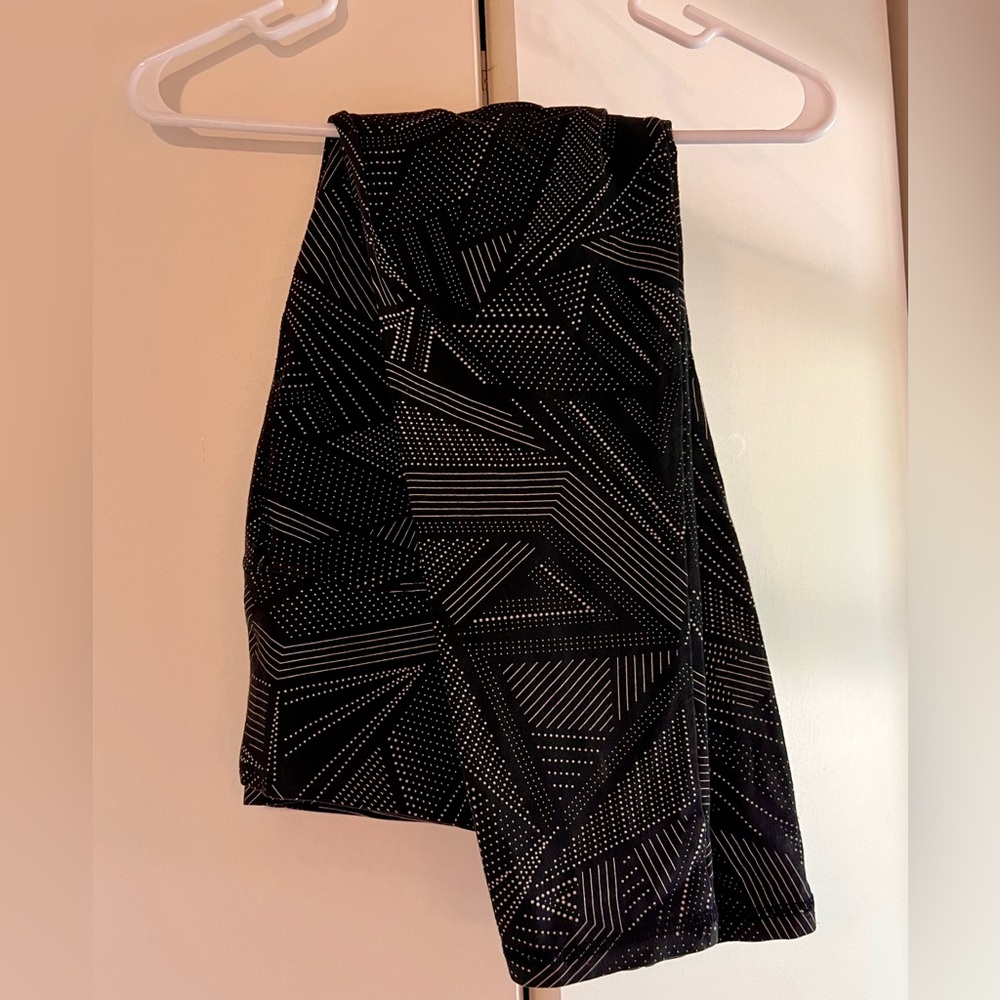 Old Navy Maternity Athletic Leggings Size M